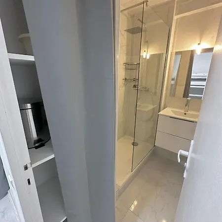 Graziella 406 아파트